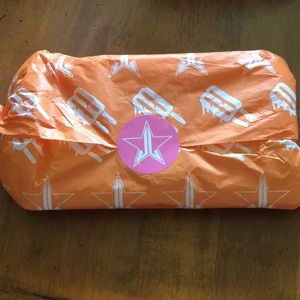 Jeffree Star Thirsty Palette- DISCONTINUED